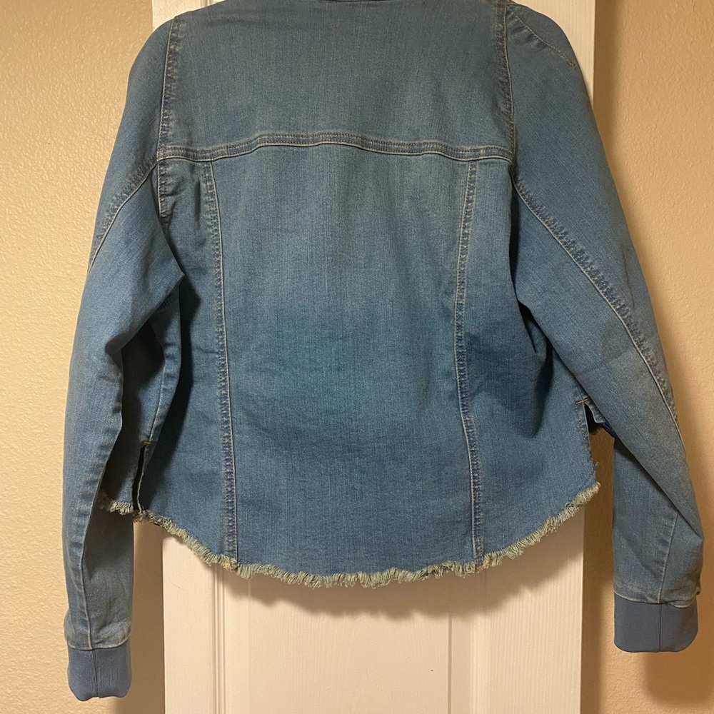 Universal Thread Jean jacket - Picture 5 of 7